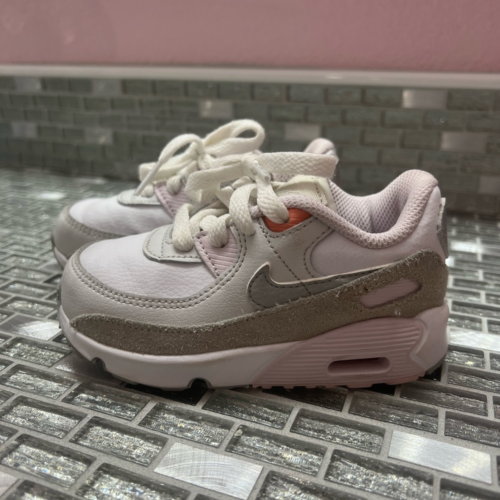 Toddler Nike tennis shoes